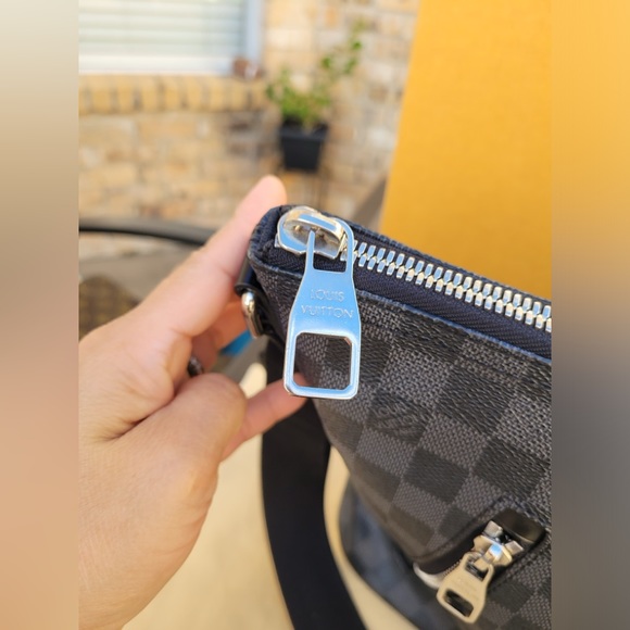 Damier Graphite Mick GM Messenger Bag - Picture 7 of 16